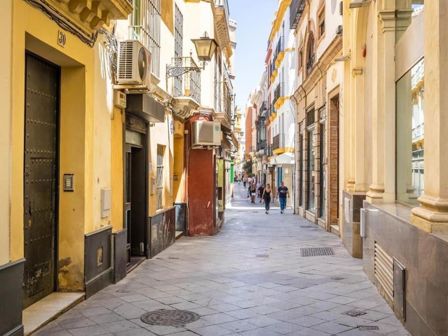 Aitana En Alvarez Quintero Sevilla Exterior foto